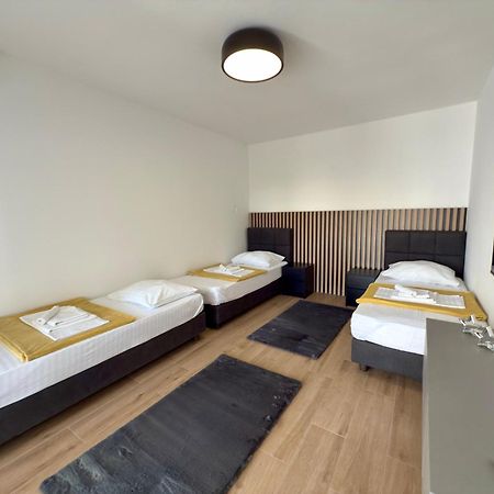 Apartmani Tatjana Novalja Eksteriør bilde