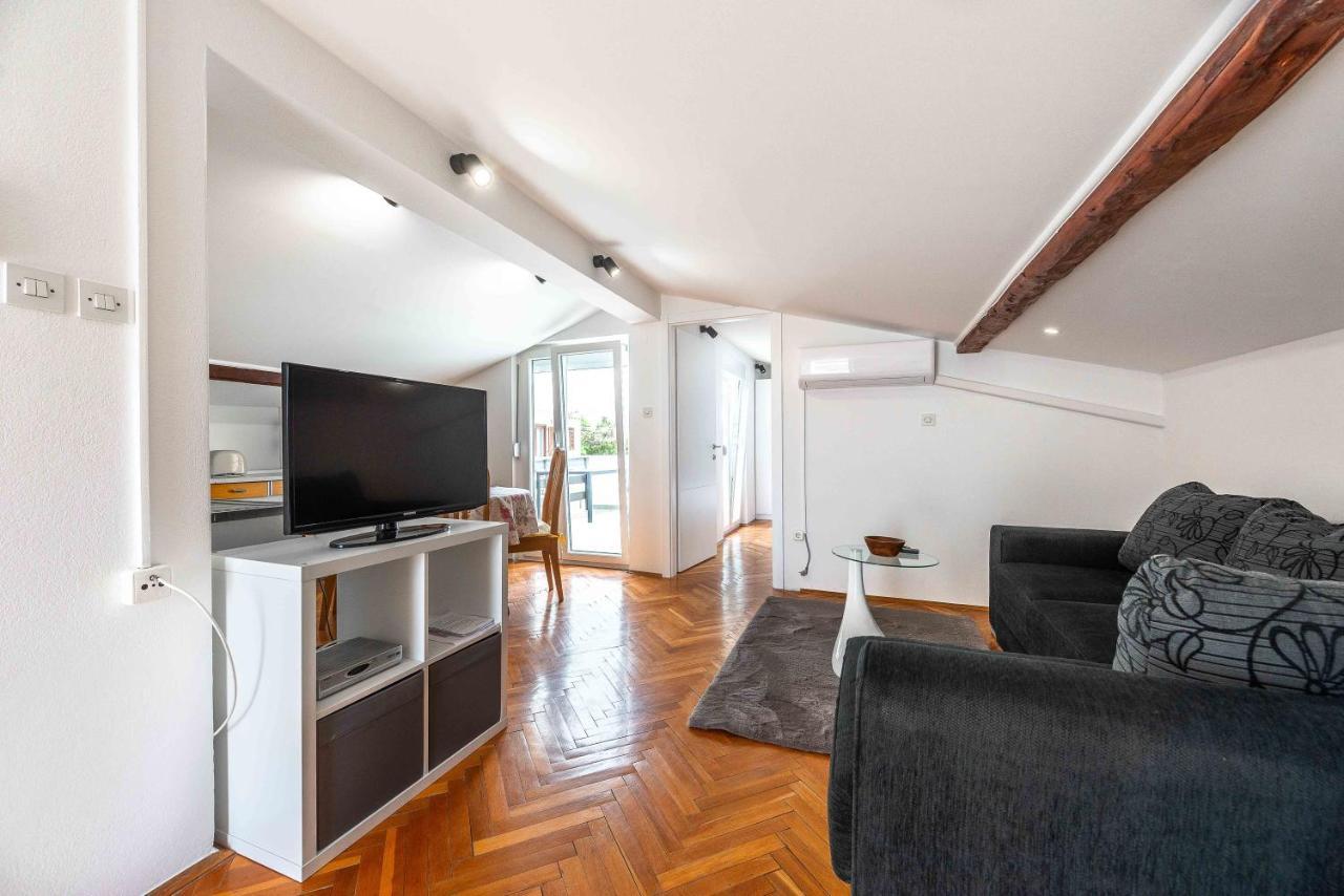 Apartmani Tatjana Novalja Eksteriør bilde