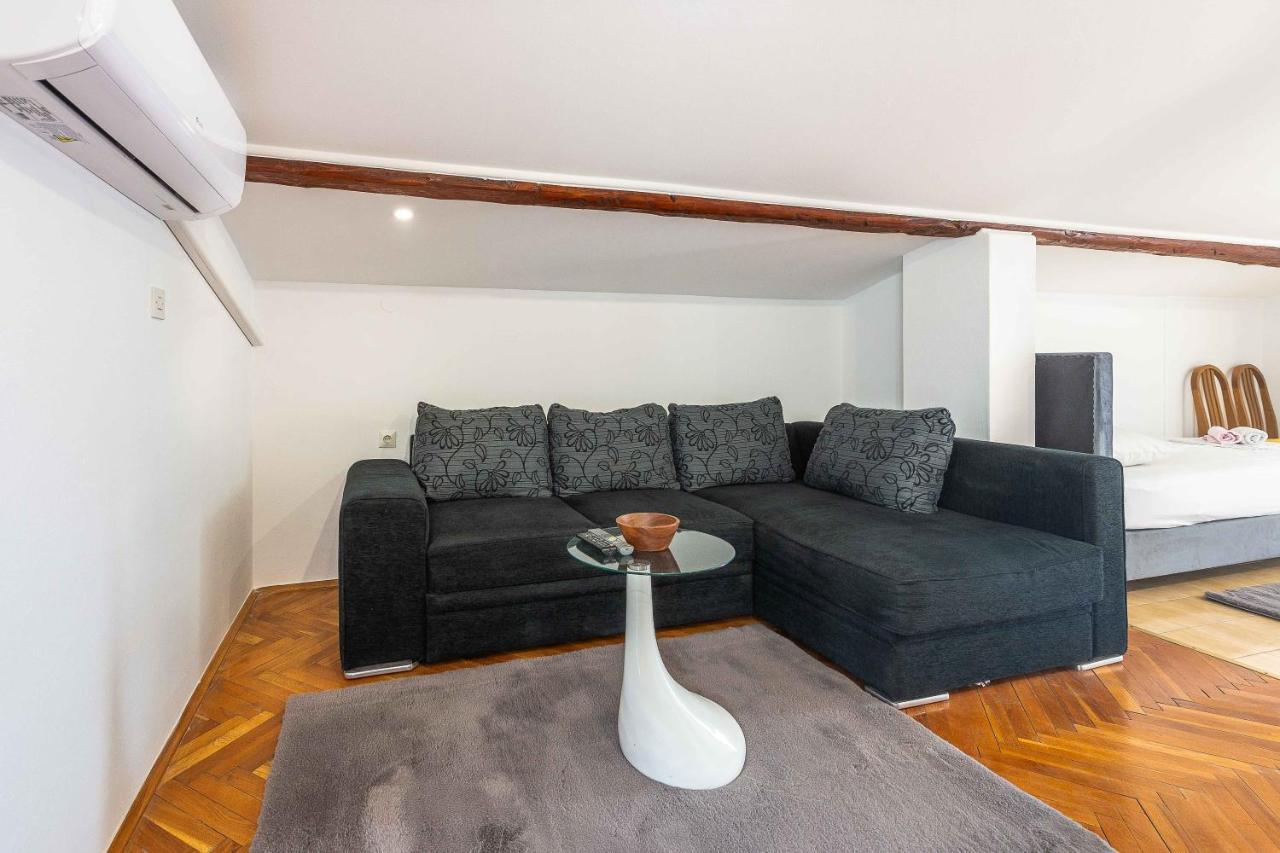 Apartmani Tatjana Novalja Eksteriør bilde