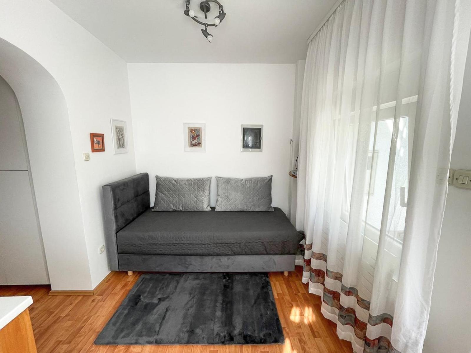 Apartmani Tatjana Novalja Eksteriør bilde