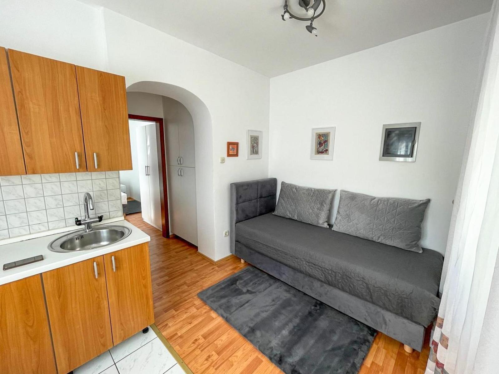 Apartmani Tatjana Novalja Eksteriør bilde