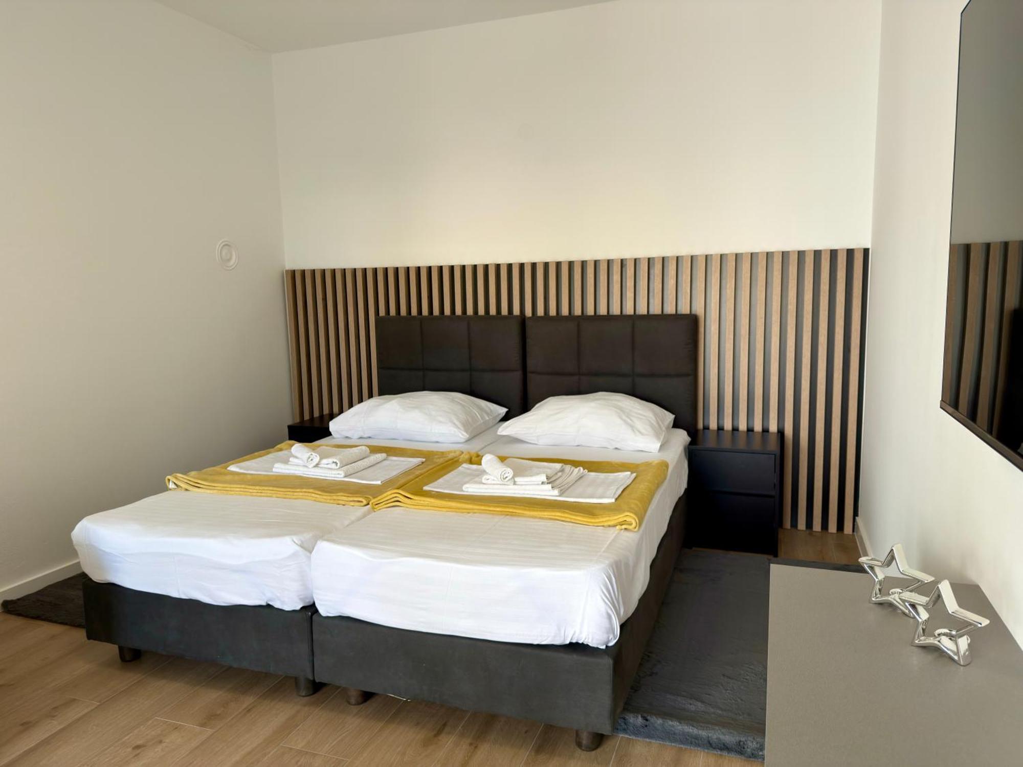 Apartmani Tatjana Novalja Eksteriør bilde